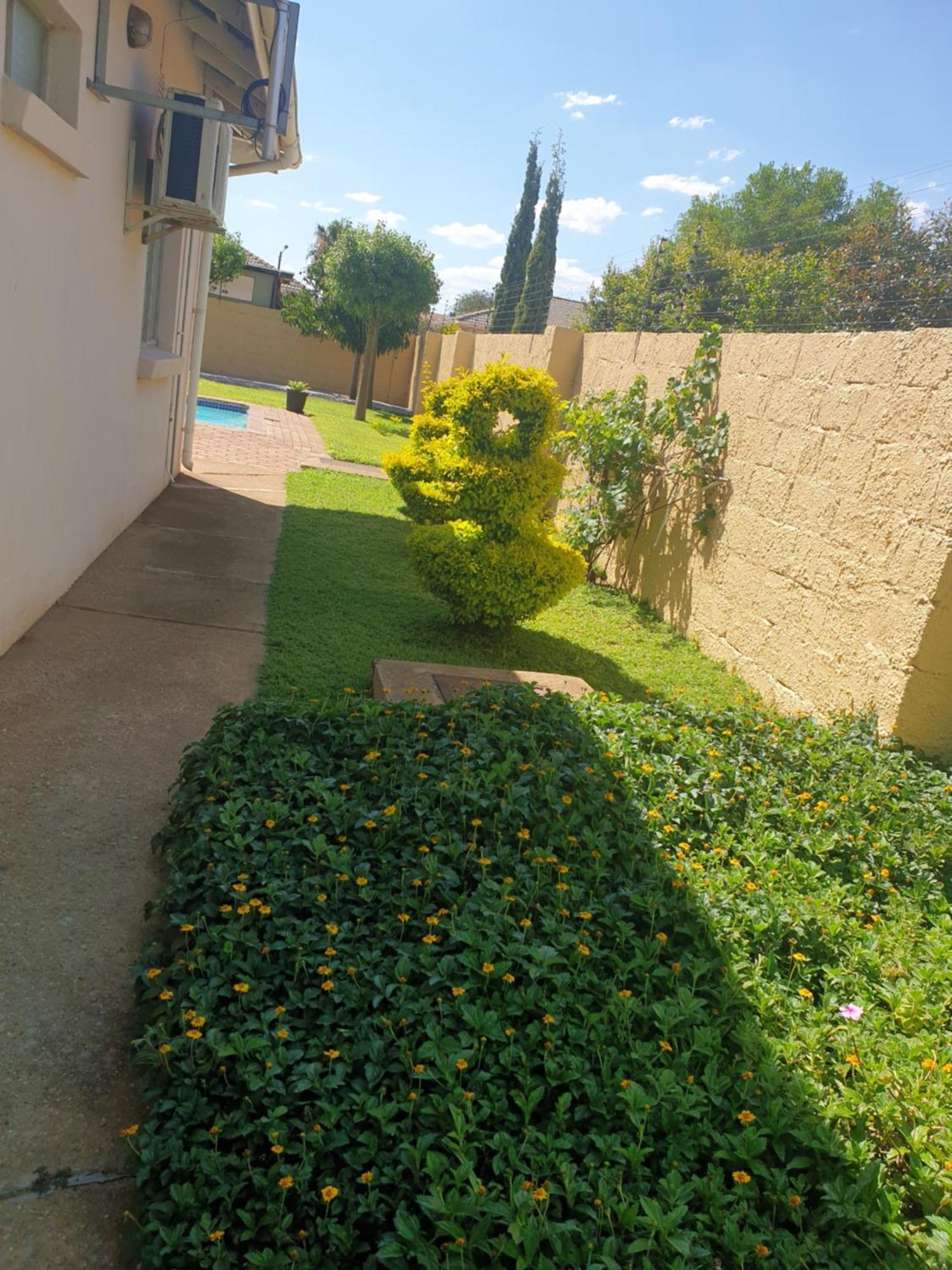 Strand Meadows B&B Gaborone Eksteriør bilde