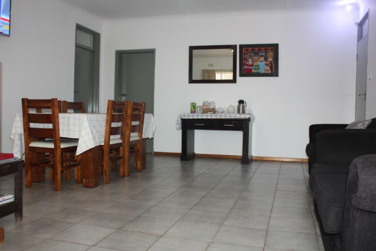 Strand Meadows B&B Gaborone Eksteriør bilde